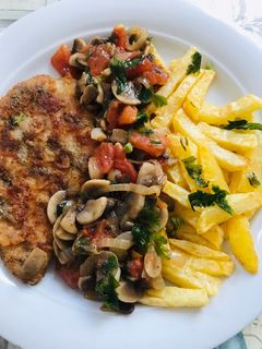 Csirkemell paradicsomos-gombás raguval recept fotója