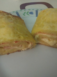 Una foto de Rollo de patata, jamón cocido y queso