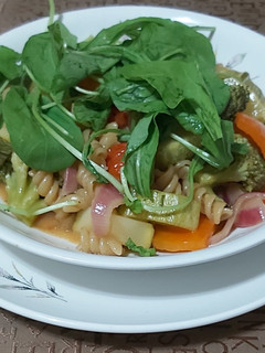 Una foto de Fideos Tirabuzón con Vegetales
