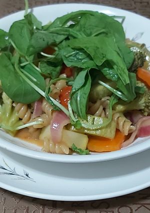 Una foto de Fideos Tirabuzón con Vegetales