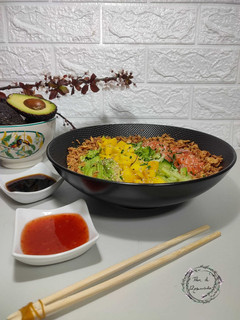 Foto de Sushi Bowl com Salmão e Abacate
