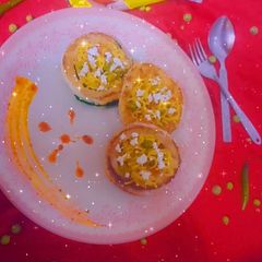 A picture of Veggie Maggi bread gold coin.