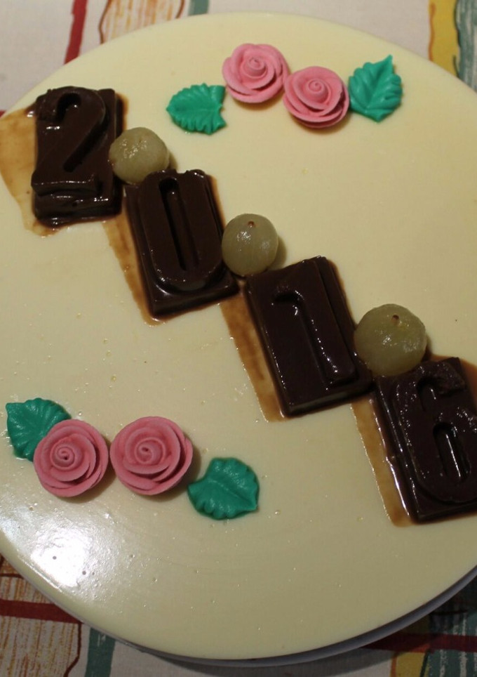Una foto de Mousse de café capuchino y chocolate blanco