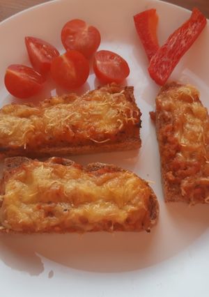 Gluténmentes, tejmentes melegszendvics frissen sült kenyérrel recept fotója