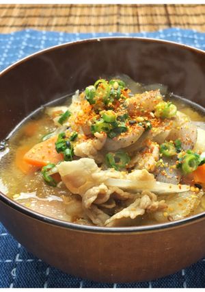 A picture of Tonjiru (Pork miso soup).