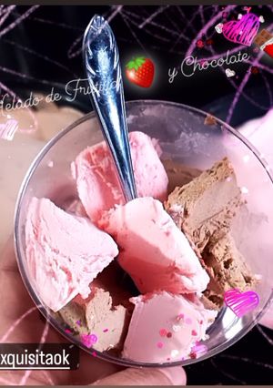 Una foto de Helado de Frutilla🍓 y Chocolate🍫 (en sobrecito)