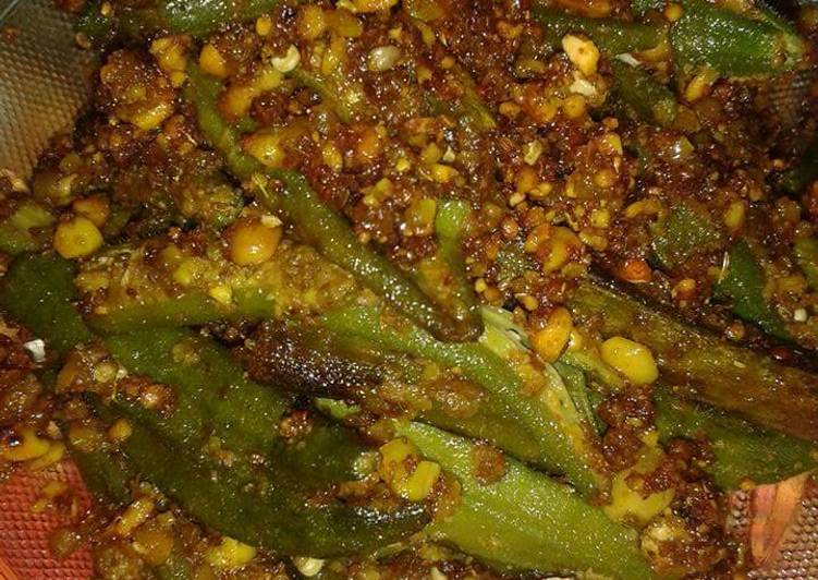 Stuffed Bhindi with peanuts &amp; spice