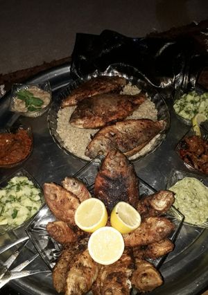 صورة لوصفة سمك مقلي ومقبلاته