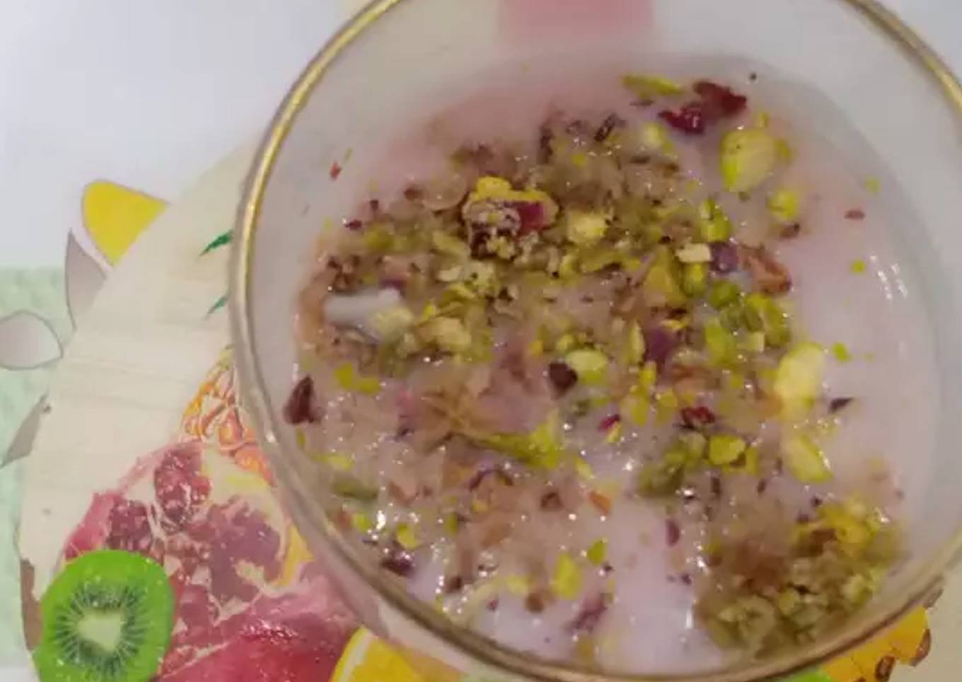 Pistachio milk with rooh afza