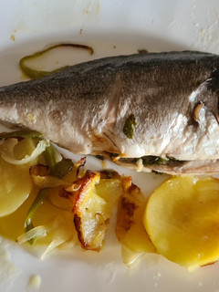 Una foto de 🇪🇦 Dorada al horno 🇪🇦