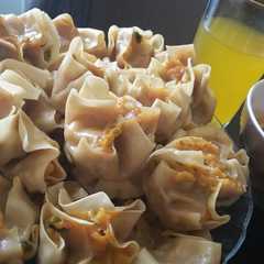 A picture of Siomay.