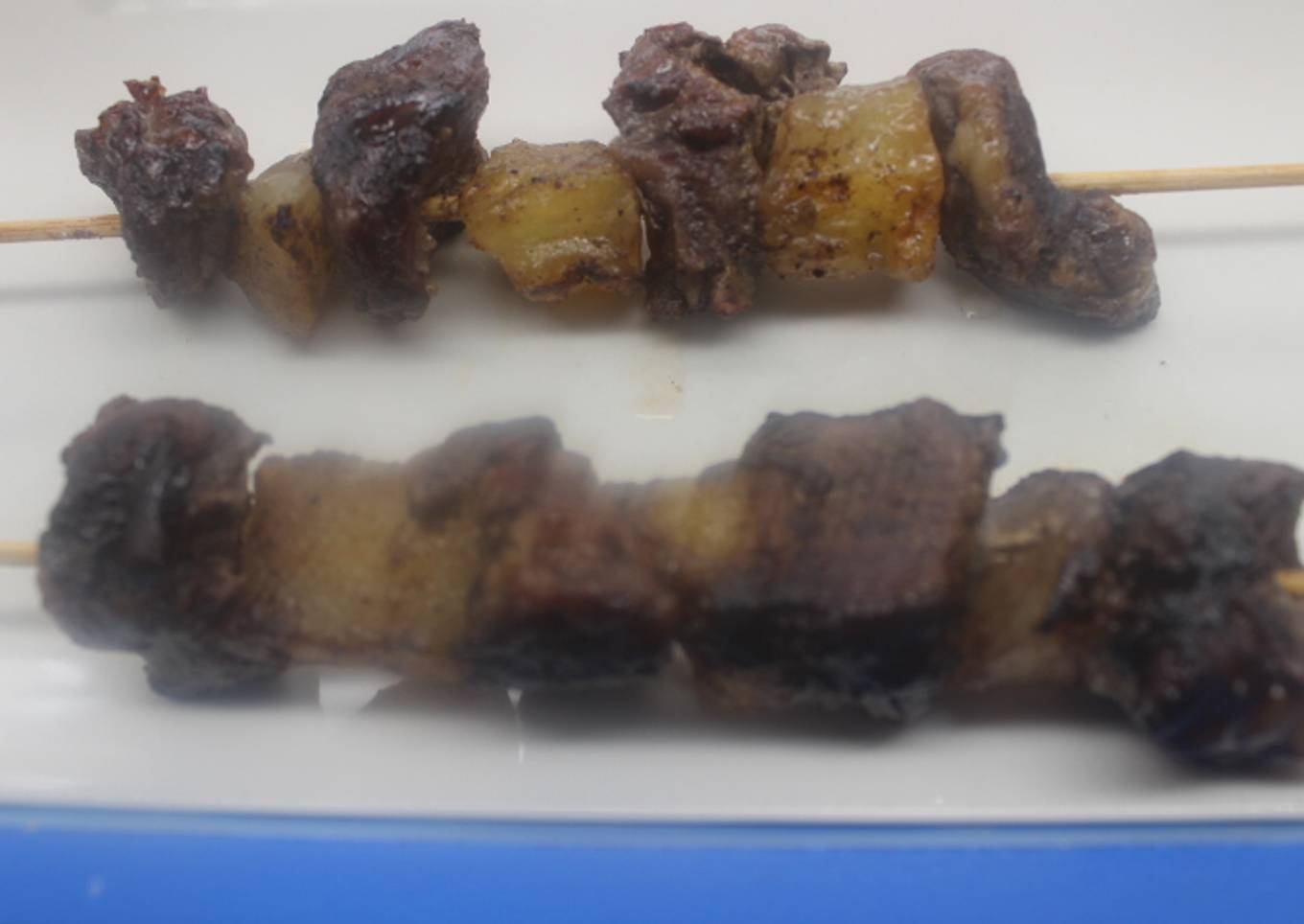 Pinchos de daditos de ternera y melón