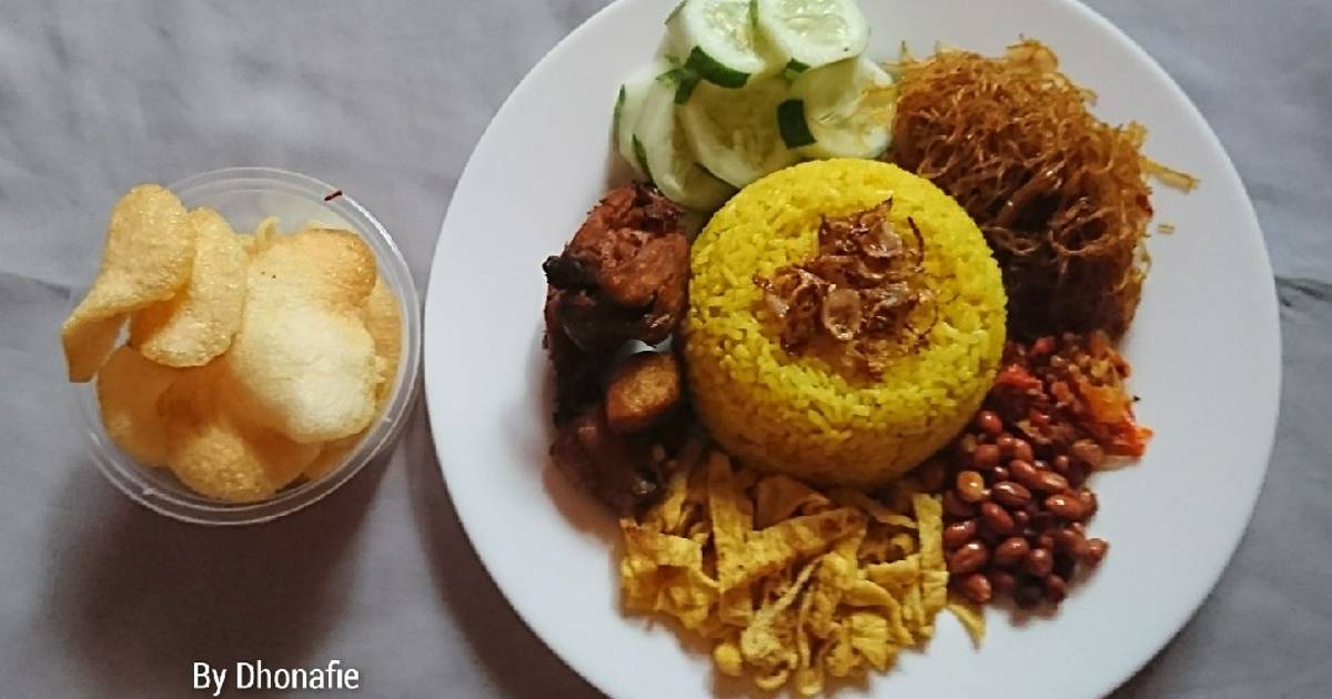 Resep Resep Nasi Kuning Rice Cooker Simple Oleh Dhona Fie Cookpad