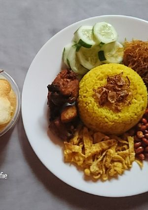 Foto resep Resep Nasi Kuning Rice Cooker Simple