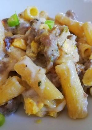 Foto di Rigatoni con Salsiccia Fresca, Funghi Porcini, Uova Sode, Besciamella e Provola Dolce
