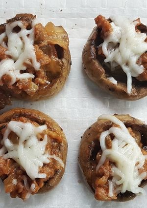 Foto principal de Champiñones Rellenos de Ternera, Cebolla y Mozzarella