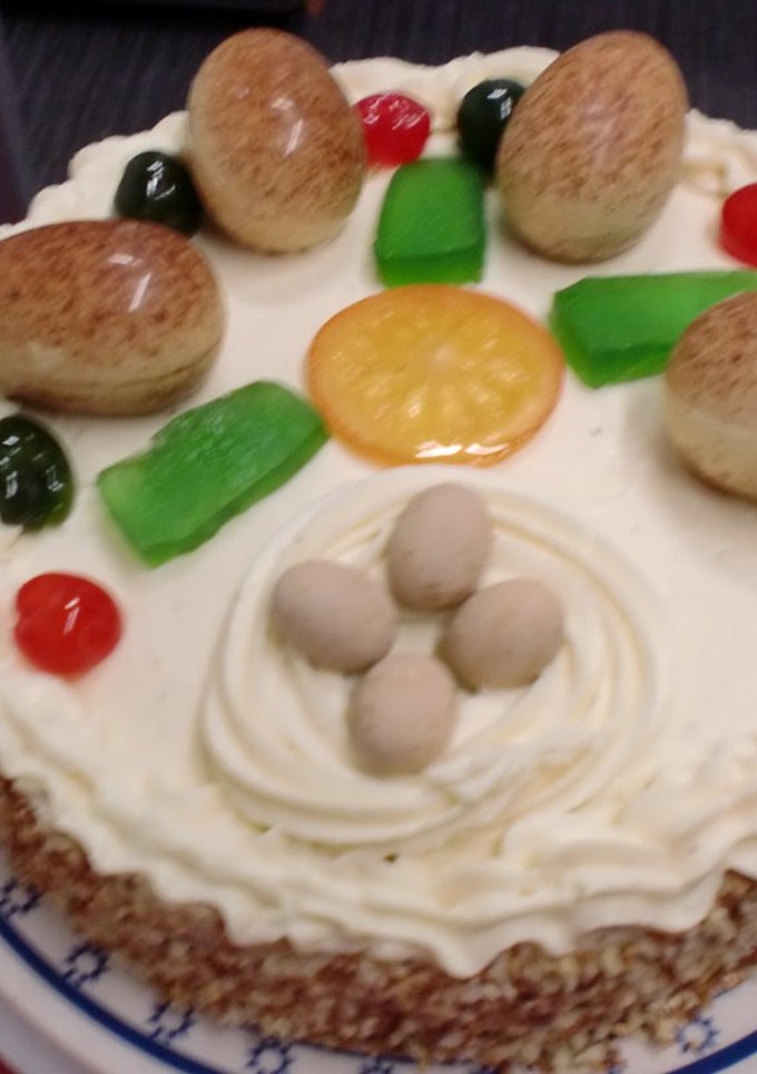 Una foto de Mona con crema de vainilla