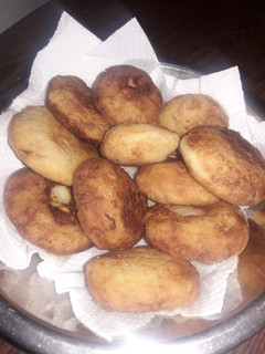 Una foto de Bombas de papa rellenas de carne y queso👌🥳