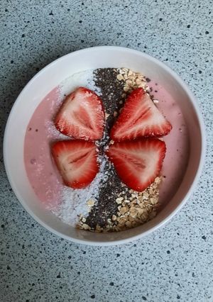 Une photo de Bowl petit-déjeuner au fraises