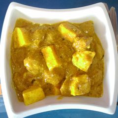 A picture of Soya paneer curry.
