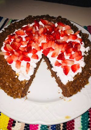 Una foto de Torta de chocolate 🍫🍓