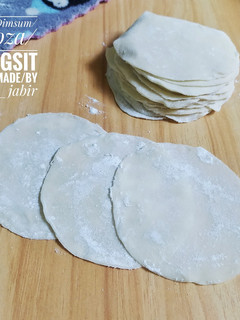 Foto resep Kulit dimsum / gyoza / kuotie / pangsit Homemade