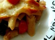 Uma foto de penne no forno