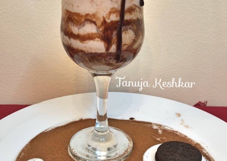 Simple Way to Prepare Ultimate Oreo Milkshake
