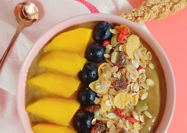 Bagaimana Menyiapkan Smoothie Bowl Alba (Alpukat-Banana), Enak Banget