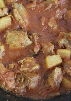 A picture of Chicken gravy.