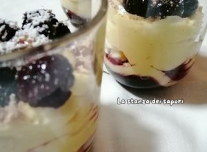 Foto di #250 Bicchierini di crema pasticcera, more e mirtilli