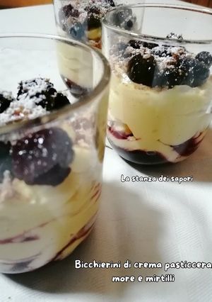 Foto di #250 Bicchierini di crema pasticcera, more e mirtilli