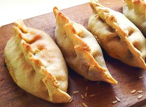Una foto de Masa para preparar empanadas utilizando arroz cocido (SIN GLUTEN). Fácil, ECONÓMICO y en la multiprocesadora!!