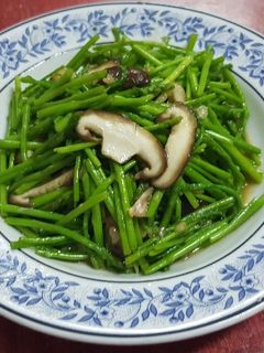 รูปของ หน่อไม้ฝรั่งผัดเห็ดหอมสด #กินผักรักสุขภาพ3