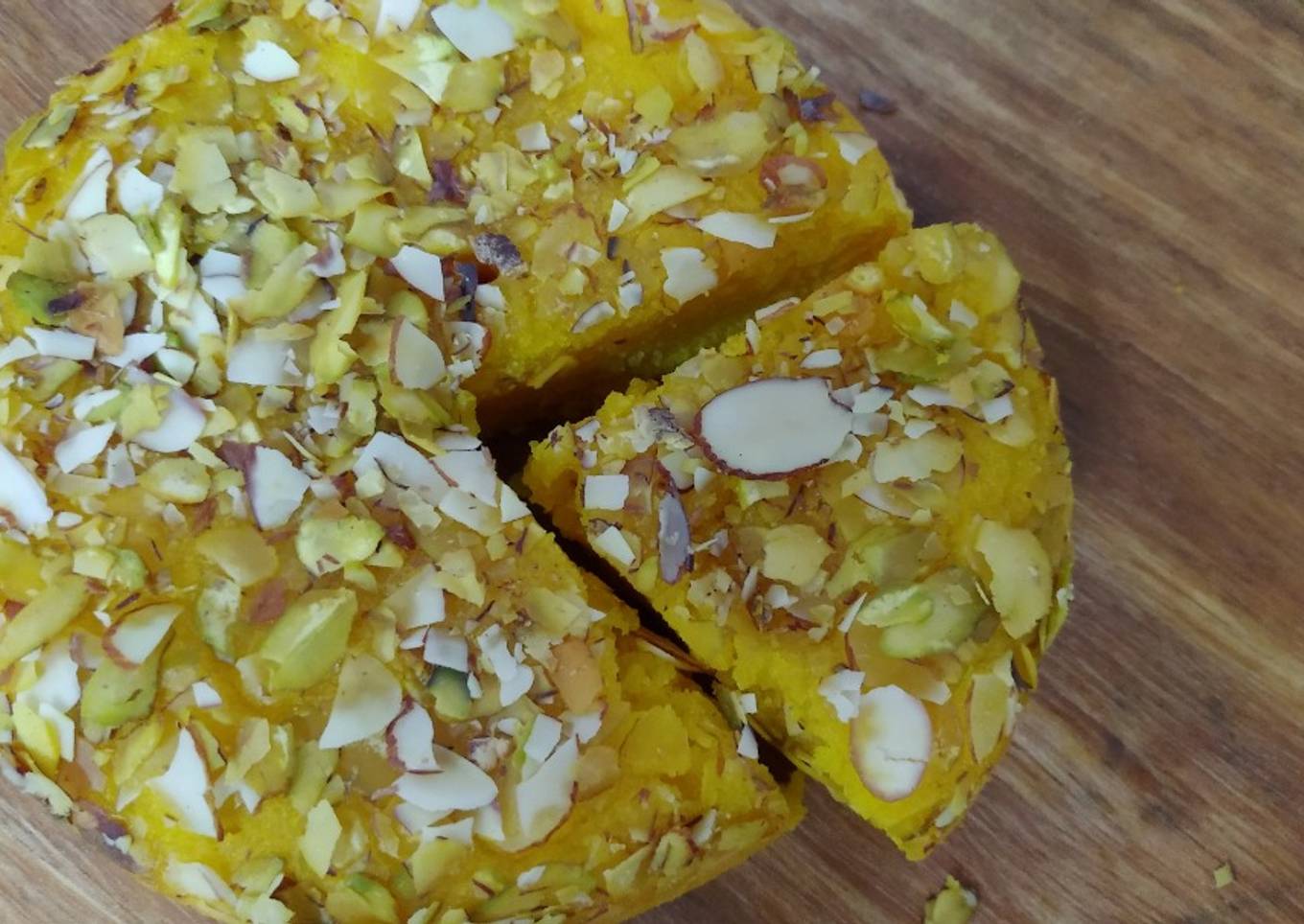 Semolina mango cake