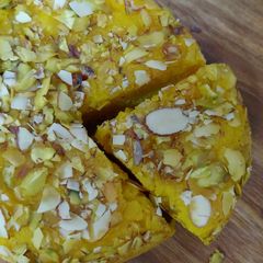 A picture of Semolina mango cake.