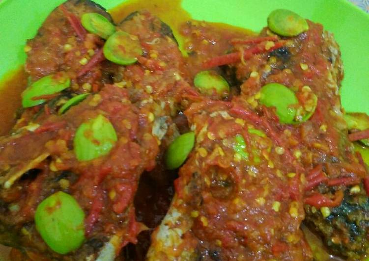 Resep Patin Sambal Asam Pedas | Cara Buat Patin Sambal Asam Pedas Yang Enak dan Simpel