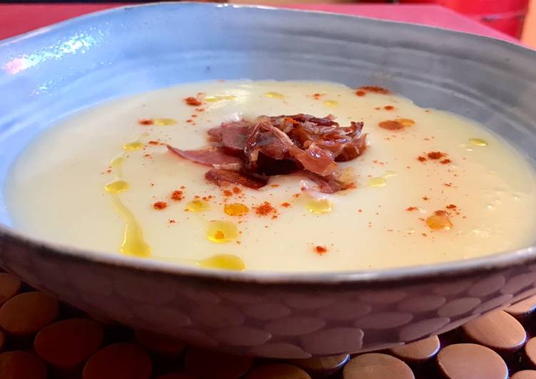 Vichyssoise con crujiente de jamón