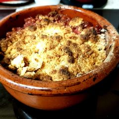 A picture of My Cherry Crisp Crumble.