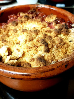 A picture of My Cherry Crisp Crumble.