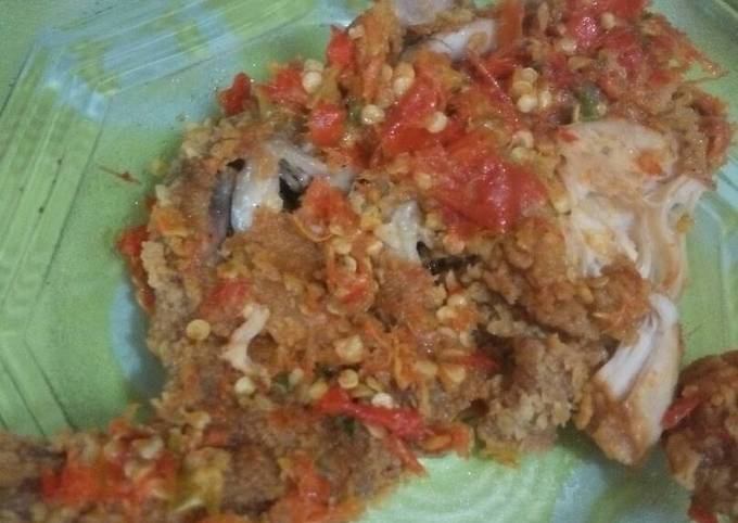 Ayam geprek simple pedasnya nampoLLL