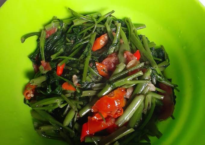 Bagaimana Menyiapkan Oseng-oseng kangkung pedas Anti Gagal