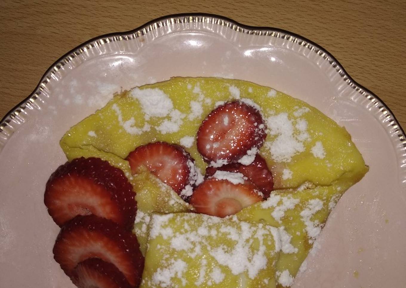 🍓Tipo crepe de huevo con frutillas o banana.🍌