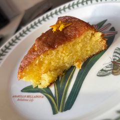 A picture of Orange Cake.