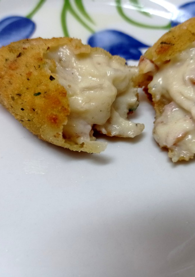 Una foto de Croquetas de bacon, cebolla y queso roquefort