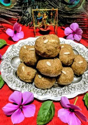 A picture of Panjiri Ladoo.