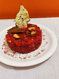 બીટ રુટ પુલાવ (Beetroot Pulao Recipe In Gujarati) રેસીપી મુખ્ય ફોટો