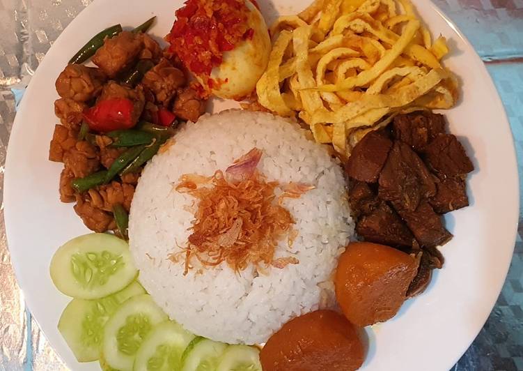 Resep Nasi Uduk Rice Cooker (Lauk Komplit) Anti Gagal