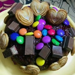 Lockdown chocolate kitkat cake A picture of Lockdown chocolate kitkat cake.