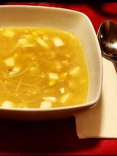 Una foto de Sopa de rape, huevo y gambas 🦐